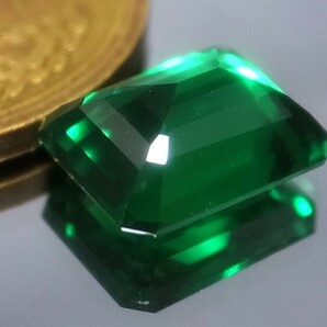 4.81ct 新品・大粒サイズ・エメラルドカラー合成人造宝石ヤグセラミック ＹＡＧ （イットリウム・アルミニウム・ガーネット）の画像7