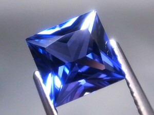 2.05ct 新品・タンザナイトカラー 合成人造宝石 ヤグセラミック ＹＡＧ（イットリウム・アルミニウム・ガーネット）