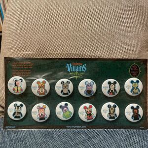 ディズニーストア限定バイナルメーション『Villains』シリーズコンプリートBOX プレミアム缶バッジ12個セット