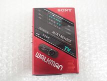 D592-60-M　 SONY ソニー ウォークマン WALKMAN WM-F101 ポータブルカセットプレーヤー 赤 レッド CASSETTE PLAYER　中古現状品_画像2