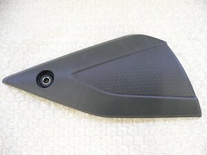 バイク部品　パーツ　取り外し車種不明　ヤマハ　YZF-R25　マフラーカバー　1WD-E4728-00　中古品