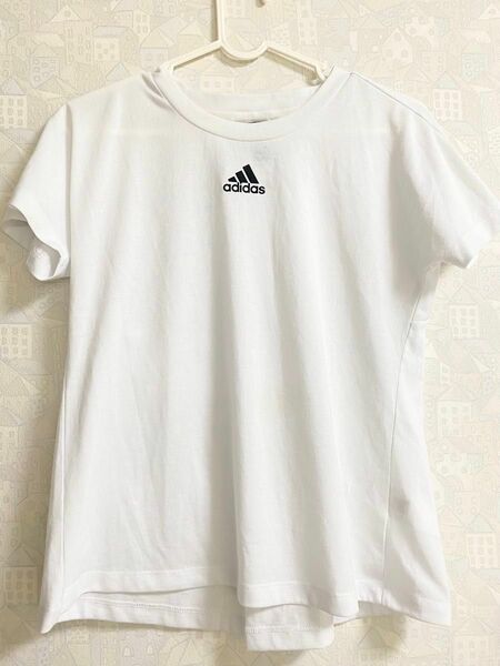 adidas Tシャツ　レディース　サイズS アディダス スポーツウェア ホワイト トップス 白 半袖Tシャツ