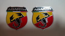 フィアット アバルト ABARTH アルミニウム エンブレム 盾形 3D ステッカー バッジ 2個セット_画像1