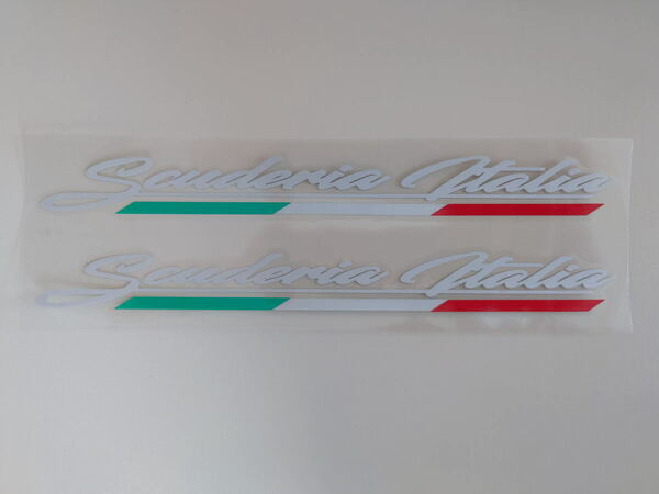 イタリア車向け 切り抜きタイプ トリコローレ入り 「Scuderia Italia」 中型ステッカー 1セット 文字色：シルバーホワイト