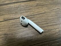 A105 Apple純正 AirPods 第1世代 左 イヤホン MMEF2J/A 左耳のみ　A1722　美品　即決送料無料_画像2