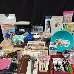 ★キッチン用品 まとめ売り 保存容器 調味料ケース ボウル ザル ドライストッカー ティーポット ステンレスボトル セラミックウェア 166-22