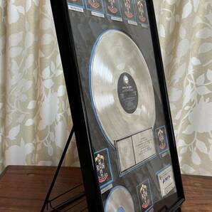  GUNS N’ ROSES APPETITE FOR DESTRUCTION RIAA Platinum 8.000.000 COPIES Sales Award ガンズアンドローゼス RIAA プラチナアワードの画像2