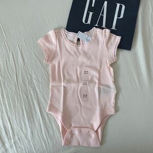 新品タグ付き baby GAP ロンパース 80 半袖 ピンク