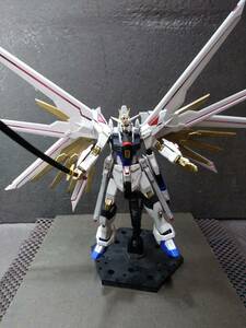 Art hand Auction ◎HGCE 1/144 Mighty Strike Freedom Gundam - producto terminado pintado, personaje, Gundam, Producto terminado