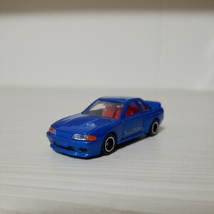 トミカ組み立て工場　ニッサン スカイライン GT-R R32　シート赤