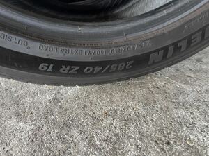 285/40R19 ミシュランタイヤ　パイロットスポーツ2