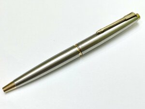 【U99592】PARKER　パーカー　万年筆　イギリス製　インク無し　現状品　ジャンク扱い　同梱不可　佐川急便のみ