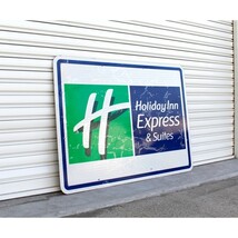 直輸入USED ロードサイドサイン Holiday Inn Express & Suits（片面） H92×W122cm ガレージ_画像2