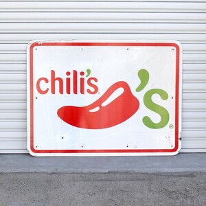 直輸入USED ロードサイドサイン Chili's チリーズ・グリル・アンド・バー H92×W122cm ガレージディスプレー 大