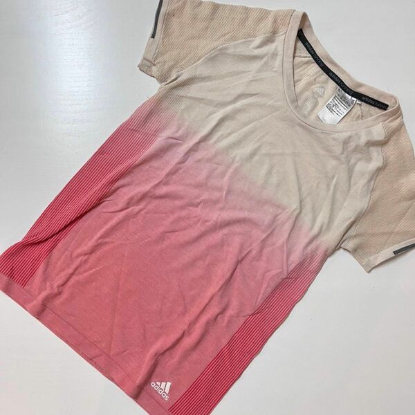 adidas アディダス　Tシャツ　グラデーション　ピンク　ベージュ　Sサイズ　エクササイズ　ランニングウェア　ストレッチ