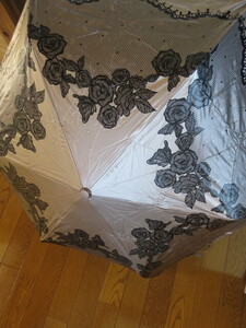 【新品】LUSSIERUV薔薇柄晴雨兼用 折りたたみ傘 遮光 傘