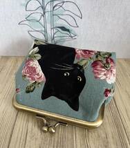 がま口 / ポーチ / 財布 / 小物入れ / ハンドメイド ☆ 黒猫&薔薇・スモークグリーン_画像3