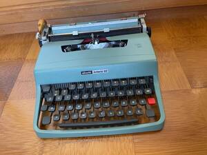 olibetiOlivetti typewriter lettera 32 russian drill ru character [ secondhand goods ]