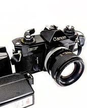 【17257】Canon EF フィルムカメラ 一眼レフカメラ ボディ FD 50mm 1:1.4 S.S.C. レンズ 現状品 キャノン_画像3