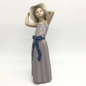 【24708】LLADRO リヤドロ フィギュリン 少女 帽子 ワンピース 陶器人形 スペイン製 置物 アンティーク ヴィンテージ 梱包60サイズ