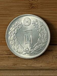 古銭　1円銀貨　明治15年　美品