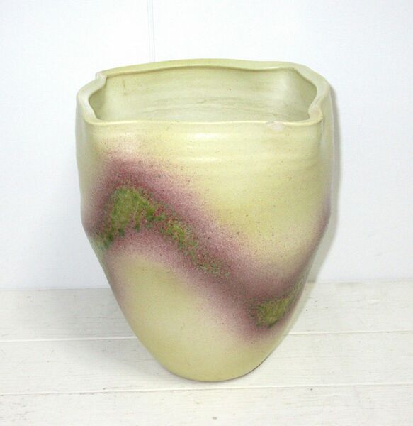 【花瓶／花器23】陶器製フラワーベース　クリーム×ピンク×グリーン　土器型