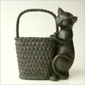猫 ねこ ネコ 置物 雑貨 バスケット ガーデニング 鉢カバー 花瓶 花びん 花器 バスケットとネコ B