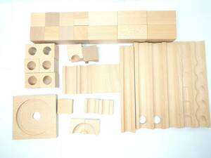 [38 parts set ].... Be sphere ....cororokororo basic set + addition. parts equipped wooden toy 