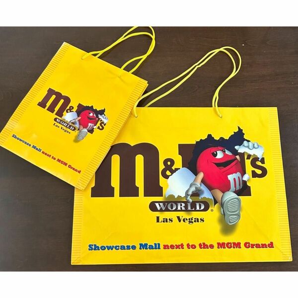 エムアンドエムズ　m&m’s ショッピングバック　紙袋