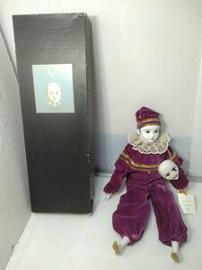 a//.H1539 Sankyo White Clown white Crown bisque doll ceramics piero doll 