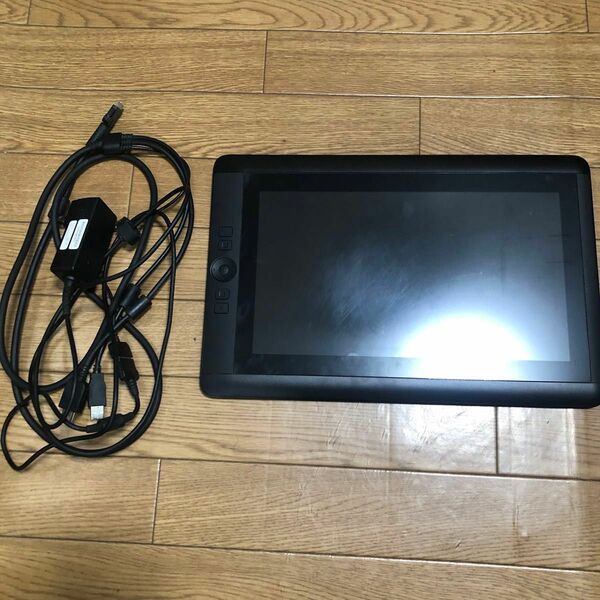 液晶タブレット　DTK-1300　液タブ ワコム Wacom 13.3型