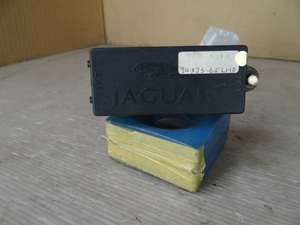 94 year Jaguar /XJS-V12-6.0/ inside trunk - fuse box 