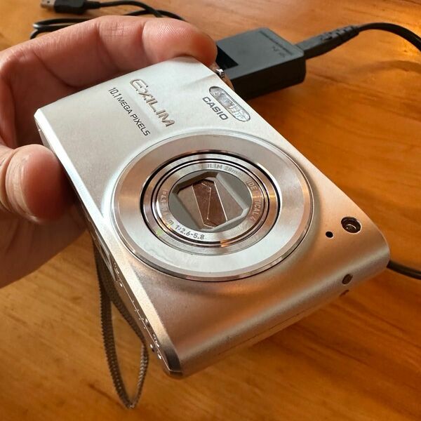 【美品】カシオ エクシリム Exilim EX-Z300 コンパクトデジタルカメラ