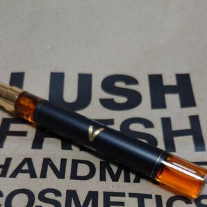 LUSH　Vパフューム　10ml 