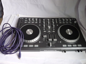 Numarkn Mark Mixtrack Pro *DJ controller 