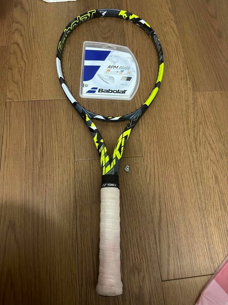 硬式テニスピュアアエロ PURE AERO 2023モデルBabolat ピュアアエロ テニスラケット バボラガット付き