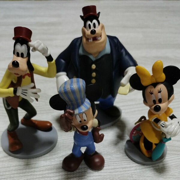 ミッキーマウス　アンド　フレンズ　4体セット　機関士　ディズニーストア