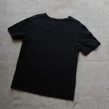 キャサリンハムネットロンドン（KATHERINEHAMNETT）_ネイビー（紺）_グリーン（緑）_黒（ブラック）_Sサイズ_Tシャツ_Vネック_パッチワーク_画像2