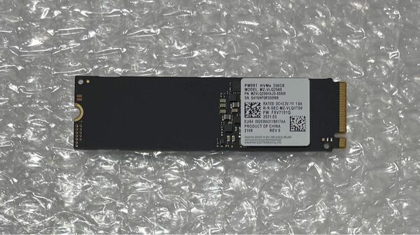 SAMSUNG PM991 MZ-VLQ2560 NVMe SSD 256GB PCIe Gen3x4 m.2 Type2280