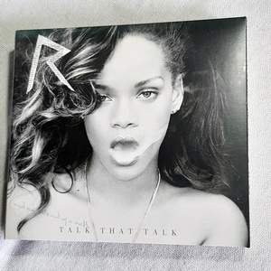 RIHANNA「TALK THAT TALK」＊5thアルバム『ラウド』が日本を含め、世界中で大ヒットを記録した、R&Bポップ・アイコン、リアーナの6th作