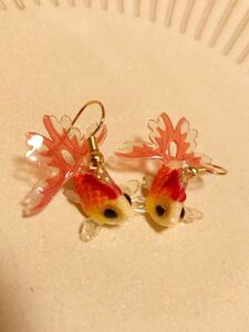 金魚　立体的な　赤い出目金　浴衣に合うピアス　夏祭り　花火大会　プレゼント　アクセサリー　個性的な