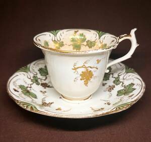  rare ro gold chewing gum cup & saucer hand paint bouquet .. writing border 1835 year about England antique 