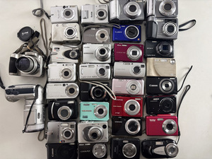 34台 現状未確認中古品 ジャンク扱い コンパクトデジタルカメラ 大量 まとめ売り まとめ CANON NIKON KODAK OLYMPUS FUJIFILM D527-2