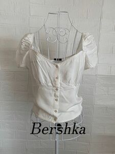 【Bershka】半袖ブラウス フレンチスリーブ白　レディーストップス　レディース白カットソー