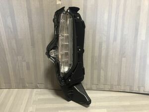 MXPB MXPJ ヤリスクロス 純正 右 LED デイライト ウインカー KOITO 52-328