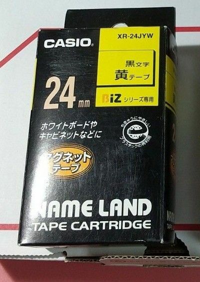 迅速発送★ネームランド マグネットテープ XR-24JYW 24mm（黄・黒文字）