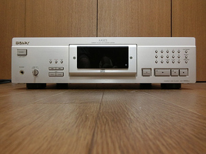  Sony (SONY) compact disk player CPD-XA5ES