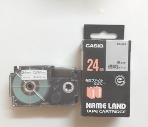 【中古テープ】CASIO ネームランドテープ 24㎜透明テープに黒文字１個