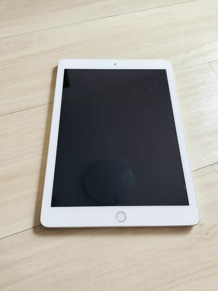 iPad　アイパッド　第6世代　Wi-Fiモデル　32GB