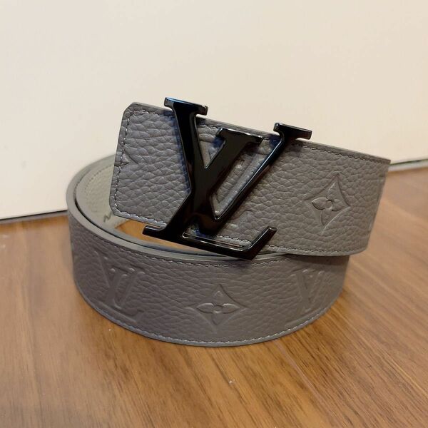 Louis Vuitton メンズベルト グレー